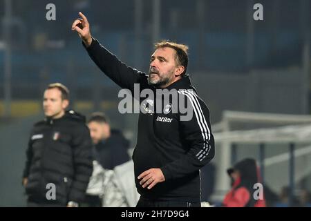 Arena Garibaldi, Pisa, Italien, 21. November 2021, Cheftrainer von Pisa Luca D'Angelo während des AC Pisa gegen Benevento Calcio - Italienische Fußballmeisterschaft Stockfoto