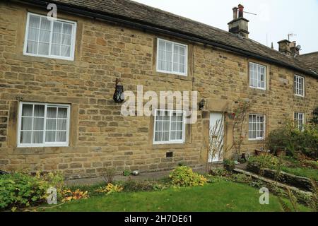 Pest Cottage genannt Rose Cottage, wo zwischen 1665 und 1666 9 Mitglieder der Familie Thorpe starben, Church Street, Eyam, Hope Valley, Peak District, D Stockfoto