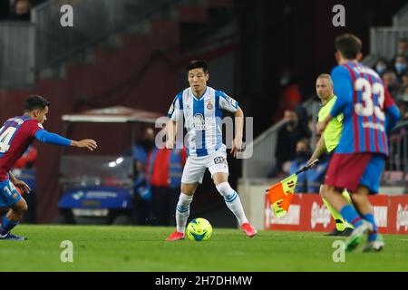 Wu Lei (Espanyol), 20. NOVEMBER 2021 - Fußball / Fußball : Spanisches 'La Liga Santander'-Spiel zwischen dem FC Barcelona 1-0 RCD Espanyol de Barcelona im Camp Nou in Barcelona, Spanien. (Foto von Mutsu Kawamori/AFLO) Stockfoto