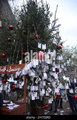 Limatola, Italien. 21st. November 2021. Mittelalterliches Dorf Limatola in der Provinz Benevento, Italien Weihnachtsmärkte am 21. November 2021. (Foto: Salvatore Esposito/Pacific Press/Sipa USA) Quelle: SIPA USA/Alamy Live News Stockfoto