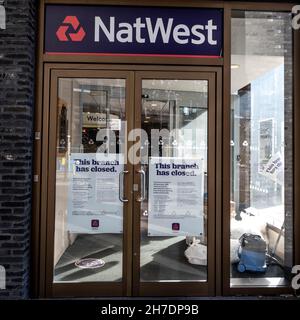 Victoria Westminster London England, Großbritannien, November 7 2021, geschlossene und leere Filiale Einer High Street NatWest Bank in Central London Stockfoto