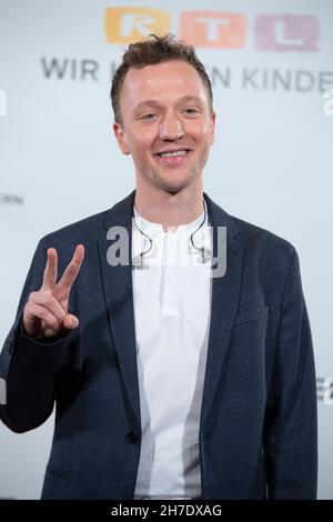 Huerth, Deutschland. 18th. November 2021. JORIS, Saenger, Musiker, 26th RTL Spendenmarathon „Wir helfen Kindern“, Fernsehen, 18.-19. November 2021. Kredit: dpa/Alamy Live Nachrichten Stockfoto