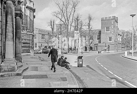 Schüler auf der Straße von Eton Stockfoto