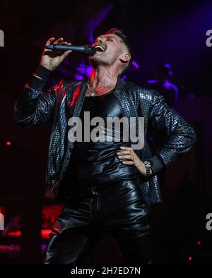 London, Großbritannien. 12th. November 2021. John Partridge auf der Bühne des Proud Embankment für die Cabaret All Stars Show in London. (Foto von Brett Cove/SOPA Images/Sipa USA) Quelle: SIPA USA/Alamy Live News Stockfoto