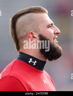 Madison, WI, USA. 20th. November 2021. Wisconsin Dachs Safety Collin Wilder (18) während des NCAA Football Spiels zwischen den Nebraska Cornhuskers und den Wisconsin Dachsen im Camp Randall Stadium in Madison, WI. Darren Lee/CSM/Alamy Live News Stockfoto