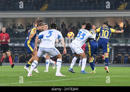 Marcantonio Bentegodi Stadium, Verona, Italien, 22. November 2021, Antonin Barak (Verona) erzielt beim Spiel Hellas Verona FC gegen Empoli FC - italienische Fußballserie A die 1-0 Stockfoto