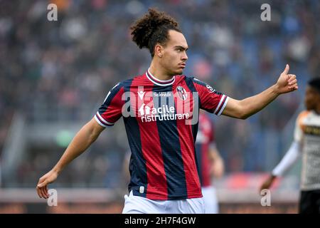 Bologna, Italien. 21st. November 2021. Bologna's Arthur Theate Portrait während Bologna FC vs Venezia FC, italienische Fußballserie A Spiel in Bologna, Italien, November 21 2021 Quelle: Independent Photo Agency/Alamy Live News Stockfoto