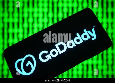 Ukraine. 22nd. November 2021. In dieser Abbildung ist das Logo von GoDVDADDID Inc. Auf einem Smartphone-Bildschirm zu sehen. Kredit: SOPA Images Limited/Alamy Live Nachrichten Stockfoto