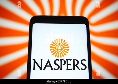 Ukraine. 22nd. November 2021. In dieser Abbildung ist das Naspers Limited-Logo auf einem Smartphone-Bildschirm zu sehen. (Foto von Pavlo Gonchar/SOPA Images/Sipa USA) Quelle: SIPA USA/Alamy Live News Stockfoto