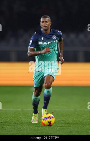 Turin, Italien, 22nd. November 2021. Walace von Udinese Calcio während der Serie A Spiel im Stadio Grande Torino, Turin. Bildnachweis sollte lauten: Jonathan Moscrop / Sportimage Kredit: Sportimage/Alamy Live News Stockfoto