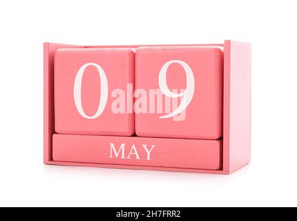 Kalender mit Datum vom 9. Mai auf weißem Hintergrund Stockfoto