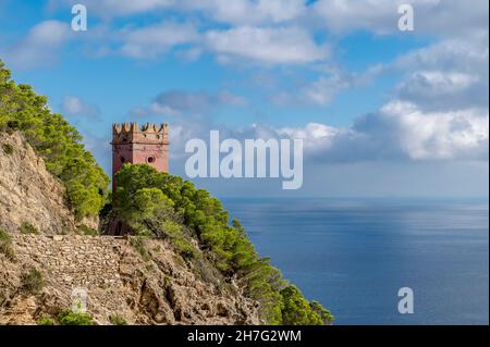 Der alte Garibaldi-Turm auf der Insel Gorgona, Italien Stockfoto