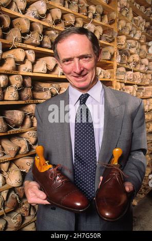 GROSSBRITANNIEN. LONDON. BRITISCHER CHIC. EINIGE GESCHÄFTE WERDEN VON DER KÖNIGLICHEN FAMILIE ERNANNT. HIER DER SCHUHMACHER JOHN LOBB AUF ST JAMES Stockfoto