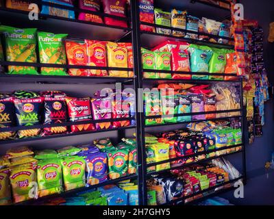 BILASPUR CHHATTISGARH, INDIEN - 26. Okt 2021: Ein Bild eines Salatschlangen-Ladens auf dem Markt in Bilaspur Chhattisgarh, Indien Stockfoto