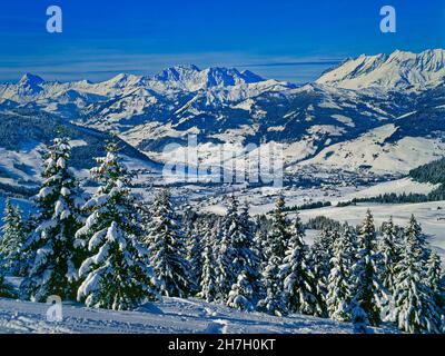 Blick auf Megeve von den Mont Joux und Mont Arbois in den französischen Alpen, Haute Savoie Region von Frankreich. Stockfoto