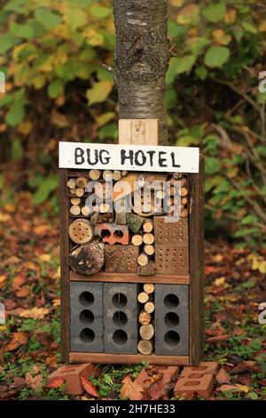 Bug Hotel in Shropshire, England, Großbritannien. Stockfoto