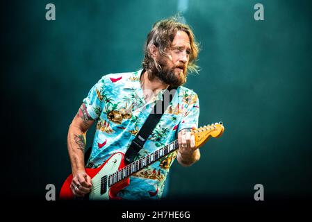 LONDON, LONDON STADIUM, JUNI 23rd 2018: Chris Shiflett, Gitarrist der amerikanischen Band Foo Fighters, tritt live auf der Bühne der „Concrete and Gold“ Welttournee 2017/2018 auf Stockfoto