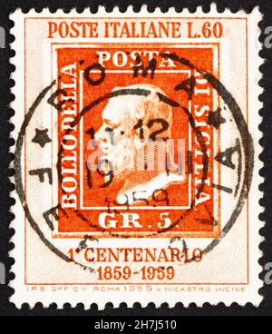 ITALIEN - UM 1959: Eine in Italien gedruckte Briefmarke zeigt die Briefmarke von Sizilien, 100. Jahrestag der Briefmarken von Sizilien, um 1959 Stockfoto