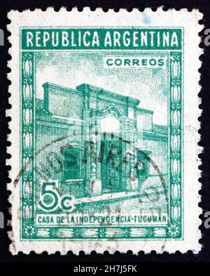 ARGENTINIEN - UM 1943: Eine in Argentinien gedruckte Marke zeigt Independence House, Tucuman, Restoration of Independence House, um 1943 Stockfoto