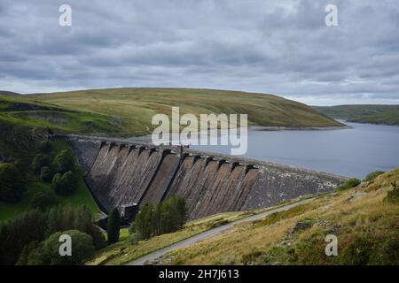 Claerwen-Staudamm und Stausee im Elan Valley, Wales Stockfoto