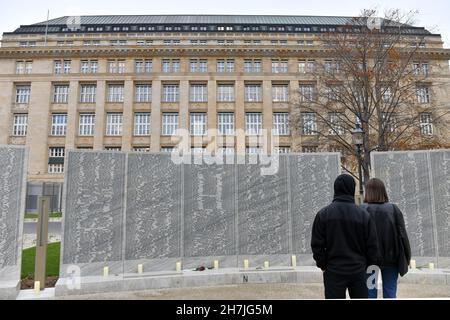 Shoah-Namenstauern-Gedenkstätte in Wien, Österreich, Europa - Shoah Namensmauer-Denkmal in Wien, Österreich, Europa Stockfoto