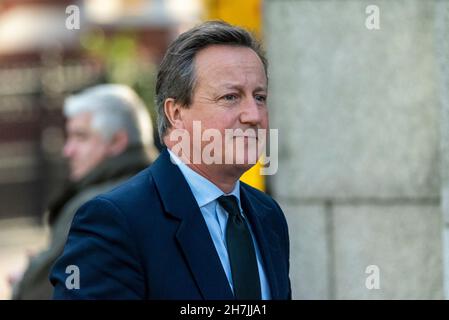 David Cameron, ehemaliger Premierminister von Tory, kommt zum Begräbnisdienst für den ermordeten Parlamentsabgeordneten Sir David Amess in der Westminster Cathedral, London, Großbritannien Stockfoto