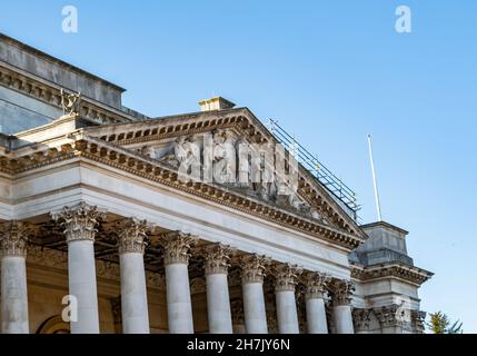 Cambridge, Cambridgeshire, Großbritannien – November 2021. Das Äußere des Fitz William Museums, ein neoklassizistisches Gebäude, das 1816 gegründet wurde Stockfoto