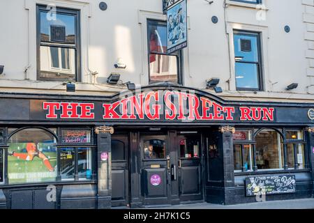 Cambridge, Cambridgeshire, Großbritannien – November 2021. Das Äußere des King Street Run Pub in der Stadt Cambridge Stockfoto