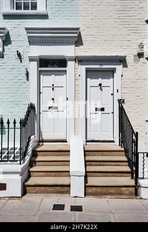 Private Residenzen in Kensington im Frühjahr, London Großbritannien. Stockfoto