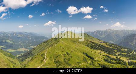 Panorama von der Kanzelwand, 2058m zum Fellhorn, 2038m, Oberallgäu, Allgäu, Bayern, Deutschland, Europa Stockfoto