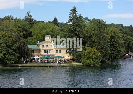 Restaurant im Midgardhaus, Tutzing, Starnberger See, 5-Seen-Land, Oberbayern, Bayern, Deutschland Stockfoto