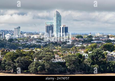 Sentinel Tower im Herzen von Takapuna, Auckland, Neuseeland, am Dienstag, den 22. November 2021. Foto: David Rowland / One-Image.com Stockfoto