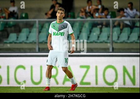 Verona, Italien. 21st August 2021. Filip Djuricic (Sassuolo) Portrait während des FC Hellas Verona vs US Sassuolo (Portraits), italienische Fußballserie A Spiel in Verona, Italien, August 21 2021 Quelle: Independent Photo Agency/Alamy Live News Stockfoto