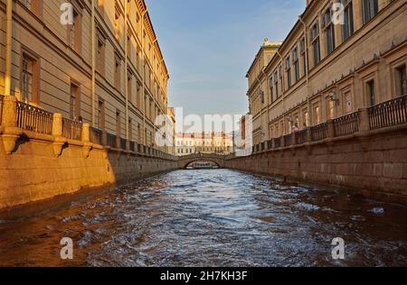 Unterwegs auf den Kanälen in St. Petersburg, Russland, Europa Stockfoto
