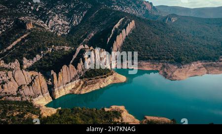 Luftaufnahme der Chinesischen Mauer der Finestres-Felsformation Stockfoto