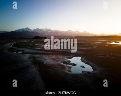 Schöner Forggensee bei Sonnenaufgang, Bayern, Deutschland Stockfoto