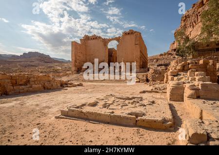 Felsstadt Petra in der jordanischen Wüste Stockfoto