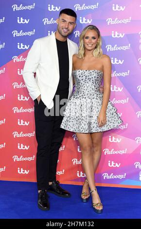 23rd. November 2021, London, Großbritannien. Millie Court und Liam Reardon bei der Ankunft im ITV Palooza!, Royal Festival Hall, London. Quelle: Doug Peters/EMPICS/Alamy Live News Stockfoto