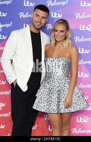 23rd. November 2021, London, Großbritannien. Millie Court und Liam Reardon bei der Ankunft im ITV Palooza!, Royal Festival Hall, London. Quelle: Doug Peters/EMPICS/Alamy Live News Stockfoto