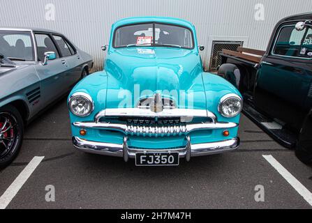 Oldtimer zum Verkauf. 1954 ford ute, hellblau. Melbourne Car Show Vatertag. St Kilda, Victoria, Australien, 2nd. September 2018. Stockfoto