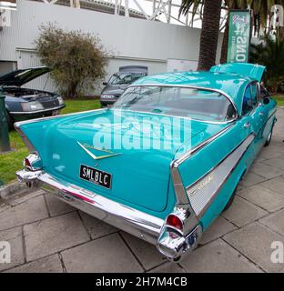 Chevrolet bel Air, hellblau, Rückansicht eines Oldtimer, der in den Straßen der Melbourne Car Show Vatertag geparkt ist. Oldtimer. St Kilda, Victoria. Stockfoto