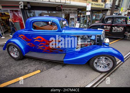 Ford Model 48, ein blauer Klassiker mit Flammen. St Kilda, Victoria, Melbourne Car Show Vatertag. Australien - 2nd. September 2018. Stockfoto