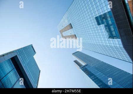 EDMONTON, KANADA - 01. Aug 2021: Edmonton, Alberta - 30. Juli 2021: Blick auf die Bürogebäude in der Innenstadt von Edmonton. Stockfoto