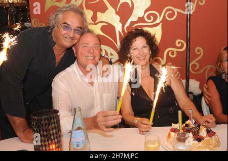 MARE 2009 - SARDINIEN - PORTO CERVO MILLIARDÄR DISCOTECA - PARTY ZUM 43RD. JAHRESTAG DER HOCHZEIT VON ENNIO DORIS UND SEINER FRAU LINA - AUF DER PARTY WIRD DIE TOCHTER SÜSS WARTEN - FLAVIO BRIATORE EINGELADEN Stockfoto