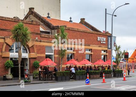 Auckland, Neuseeland. The 'Brew on Quay', ein Pub im historischen Gebäude der Colonial Sugar Refining Company aus dem Jahr 1904 Stockfoto