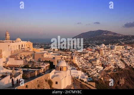 Panoramasicht, Abendstimmung, Thira, Santorini, kykladen, Griechenland Stockfoto