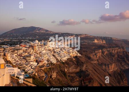 Panoramasicht, Abendstimmung, Thira, Santorini, kykladen, Griechenland Stockfoto