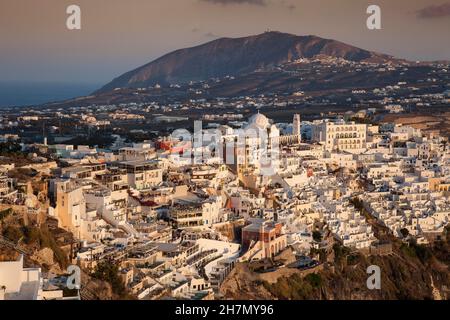 Panoramasicht, Abendstimmung, Thira, Santorini, kykladen, Griechenland Stockfoto