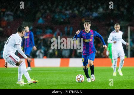 Barcelona, Spanien - 23. November 2021, Pablo Martin Paez Gavira 'Gavi' vom FC Barcelona während des UEFA Champions League, Gruppe E Fußballspiels zwischen dem FC Barcelona und SL Benfica am 23. November 2021 im Camp Nou Stadion in Barcelona, Spanien - Foto: Marc Graupera Aloma/DPPI/LiveMedia Stockfoto