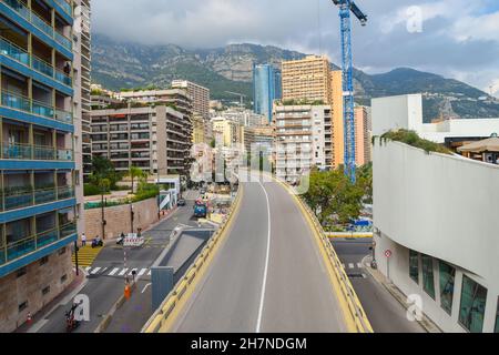 Viadukt am Boulevard du Larvotto, Monte Carlo, Monaco. Stockfoto